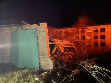 Фото 5 — В Волчанске 7 раненых, в Донецкой области ракетным ударом повреждены многоэтажки: ситуация в регионах (ФОТО)