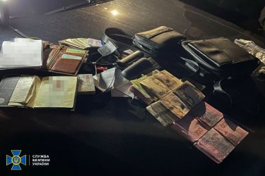 Фото 2 — В Киеве ликвидировали коррупционную "схему" выдачи разрешений на грузовые перевозки более чем в 50 стран