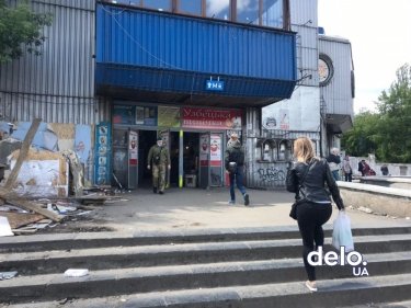 Фото 11 — Без "зайцев", но с туалетами: что происходит на ж/д вокзале Киева после карантина (ФОТО)