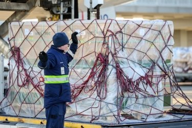 Фото 2 — ЮНИСЕФ поставил в Украину около 3 млн доз вакцины Moderna