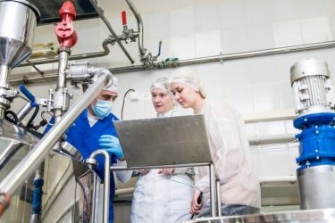 Фото 3 — Где и как сеть EVA производит собственную косметику