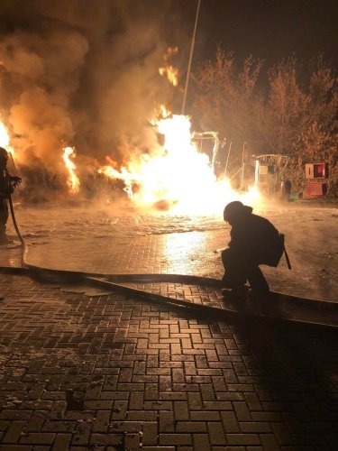 Фото 6 — На АЗС WOG под Харьковом взорвался резервуар с газом: сгорели две фуры (ФОТО, ОБНОВЛЕНО)