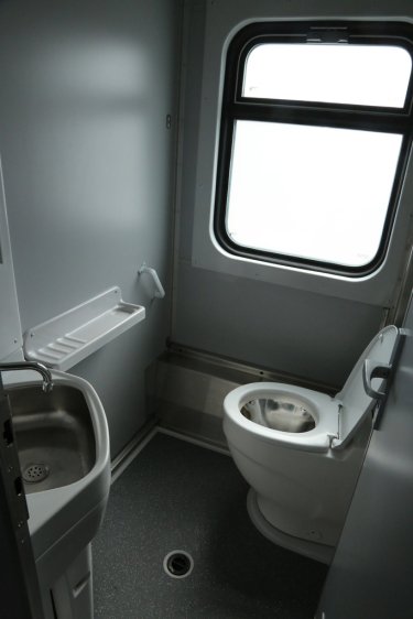 Фото 6 — Как выглядит пассажирский вагон "Укрзализныци" после капитального ремонта