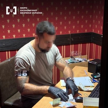 Фото 2 — У Києві викрили мережу підпільних казино: детективи БЕБ провели 20 обшуків одночасно