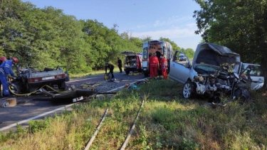 Фото 2 — В Одесской области произошло жуткое ДТП: погибли 6 человек, травмированы — 3 (ФОТО)
