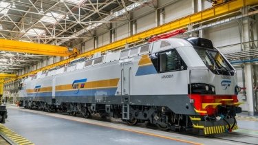 Фото 2 — "Большая стройка" получит 130 новых французских электровозов: договоренности подписали в присутствии Зеленского и Макрона