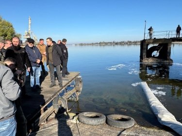 Фото 4 — Почти 67 тонн: в Украине началась кампания зарыбления водоемов (ФОТО)