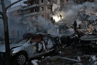 Фото 11 — В Днепре россияне ударили ракетой по многоэтажке - разрушили один подъезд, 12 человек погибли