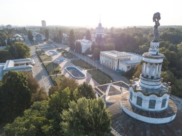 Фото 3 — Пропишите три сценария — реалистичный, пессимистичный и "жесть" — Евгений Мушкин, ВДНГ