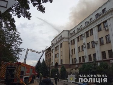 Фото 14 — Очередной обстрел Харькова вызвал пять пожаров: спасатели показали тушение крупнейшего (ФОТО, ВИДЕО)