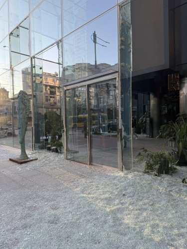 Фото 8 — Росія атакувала Київ ракетами та дронами: зруйновано будинки та торговельний центр, є загиблі та поранені (ФОТО)