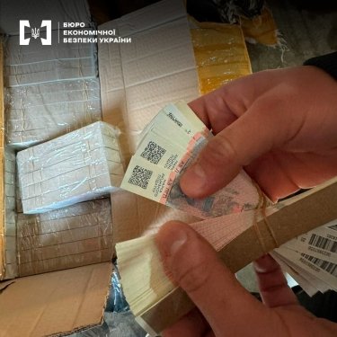 Фото 6 — 110 млн грн неуплаченных налогов: БЭБ разоблачило канал поставки фейковых акцизных марок из Турции