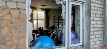 Фото 4 — Российская армия обстреляла Зеленодольск из "Ураганов": есть погибшая и шесть раненых