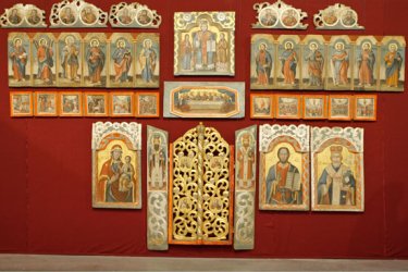 Фото 16 — Большой Антикварный салон в Мистецьком Арсенале показывает ратитетные иконы и продает картины княгини Ольги, Марии Примаченко и Сергея Шишко