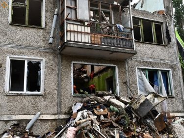Фото 13 — Число жертв удара по пятиэтажке в Николаеве увеличилось до семи (ФОТО, ВИДЕО)