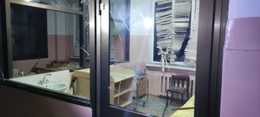 Фото 12 — Новогодние обстрелы: В Херсоне пострадала детская больница, в Никополе повреждено до 20 зданий (ФОТО)