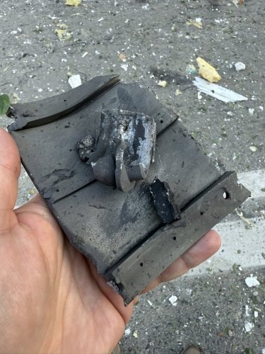 Фото 13 — Росія атакувала Київ ракетами та дронами: зруйновано будинки та торговельний центр, є загиблі та поранені (ФОТО)