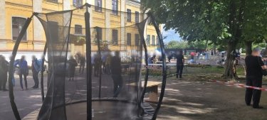 Фото 10 — В Чернигове на уличной выставке боеприпасов сработал гранатомет: ранены четверо детей и четверо взрослых