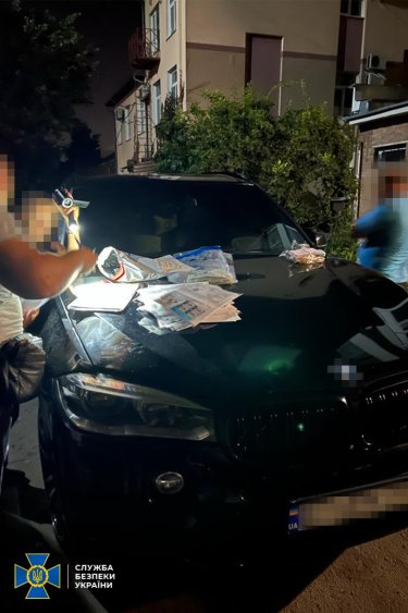 Фото 6 — В Полтавской области задержали чиновника военкомата, который за взятки помогал мужчинам уклоняться от службы в армии
