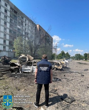 Фото 5 — Оккупанты ударили по городу в Харьковской области: пострадали более 30 человек, среди них есть дети