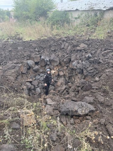 Фото 2 — Оккупанты обстреляли школу в Донецкой области, где в этот момент были люди