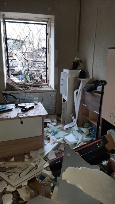 Фото 9 — В Лимане вражеским обстрелом разрушен подъезд 9-этажки (ФОТО)
