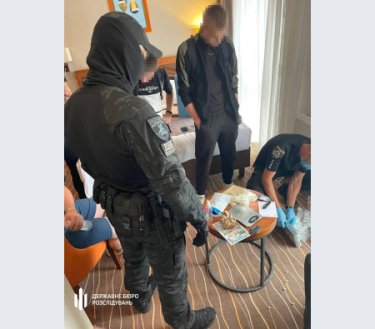 Фото 2 — В Украине обезвредили канал ввоза кокаина из Эквадора, который организовали бывший правоохранитель и работники таможни
