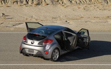 Фото 22 — Hyundai представила Genesis Coupe и Veloster Turbo в Детройте