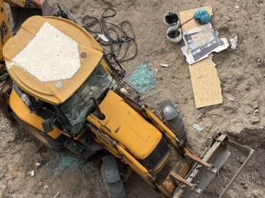 Фото 3 — Російська ракета влучила біля будинку Saga Development в Києві за кілька днів до вводу в експлуатацію: шестеро будівельників поранено (ФОТО)