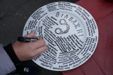 Фото 2 — У пошуках нових ідей для серiалiв: "Відважні" проти домашнього насильства