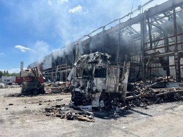 Фото 5 — Росіяни знищили склад Червоного Хреста з гуманітарною допомогою на 80 млн грн