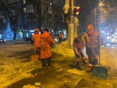 Фото 80 — На юге Украины из-за снега закрыли дороги, фуры не пускают даже в Киев (ФОТО, ВИДЕО)