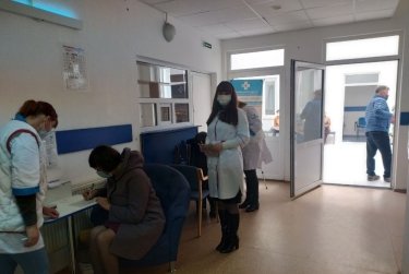 Фото 3 — Запись через Viber и 160 прививок за три часа: как проходит вакцинация в маленьких городах