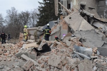 Фото 8 — Дев'ятеро людей загинули внаслідок російського ракетного удару по телевежі під Рівним (ФОТО)