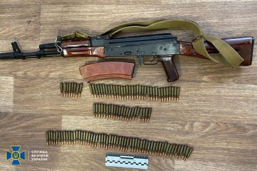 Фото 2 — Злоумышленники незаконно сбывали российские автоматы и взрывчатку криминалитету