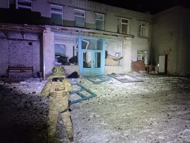 Фото 5 — Армия РФ авиабомбой разрушила здание "Укртелекома" на Харьковщине, в результате атаки дронов в Запорожье пострадала женщина