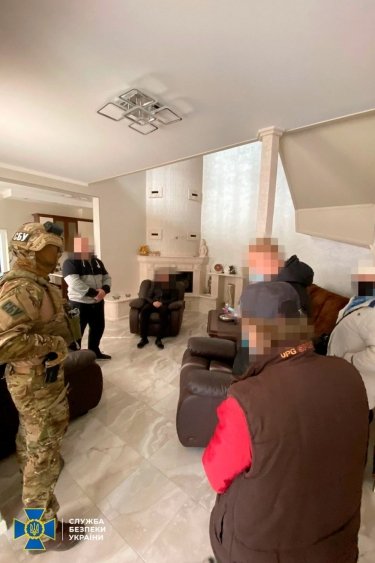 Фото 2 — СБУ задержала участников банды, терроризировавшей бизнесменов Киевской области (ВИДЕО)