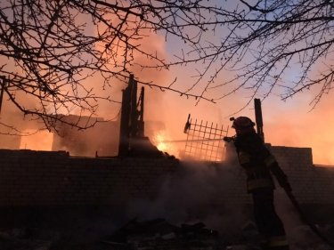 Фото 3 — Во Львовской области горела воинская часть: есть жертвы (ФОТО)