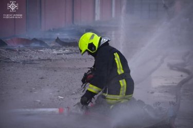 Фото 20 — В Одессе произошел масштабный пожар в здании завода сельхозмашин (ФОТО, ВИДЕО)