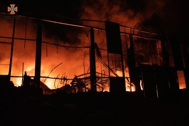Фото 18 — В Тернополе сгорел завод по производству пенопласта (ФОТО, ВИДЕО)