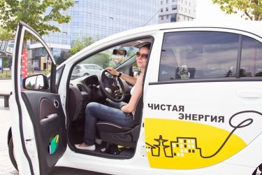 Фото 13 — Авто-будущее: "Дело" протестировало первый в Украине электромобиль