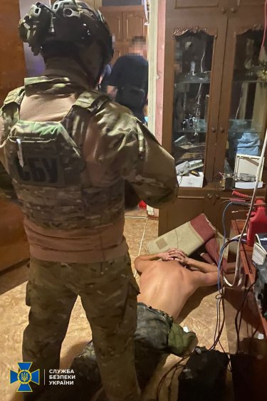 Фото 3 — СБУ и ГБР разоблачили наркогруппировку, действовавшую в Днепре под "крышей" райуправления полиции (ФОТО)