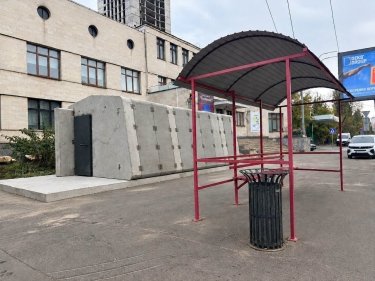 Фото 3 — В Киеве обустраивают первое мобильное укрытие: где расположено и как выглядит (ФОТО)