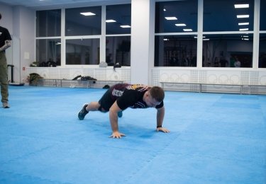 Фото 4 — Зірки спорту, кіно та новин прийняли виклик 7-го корпусу ДШВ до свята десантників: хто з відомих облич витримав 7 хвилин випробувань від Десантно-штурмових військ?