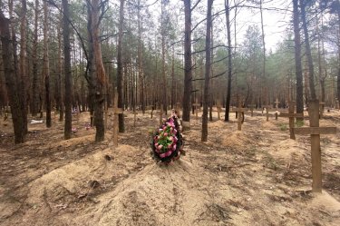 Фото 6 — В Изюме нашли массовое захоронение людей: Зеленский прокомментировал (ФОТО)