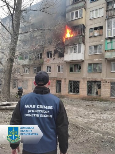 Фото 16 — В Славянске в результате ракетного обстрела частично разрушена пятиэтажка: погибло восемь человек (ФОТО, ВИДЕО)