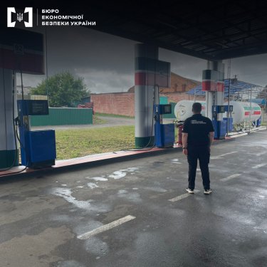 Фото 3 — БЭБ изъяло у одной из сетей АЗС топлива на 260 миллионов гривен (ФОТО)