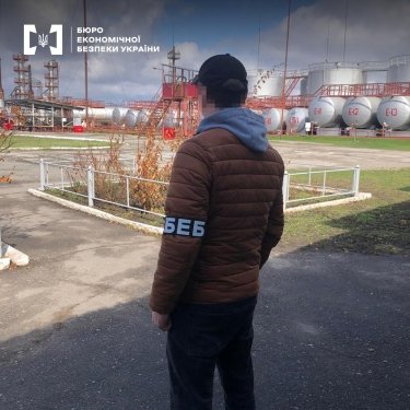 Фото 5 — Нелегальне виробництво пального: службовців нафтозаводу викрито у податкових махінаціях на 60 млн грн
