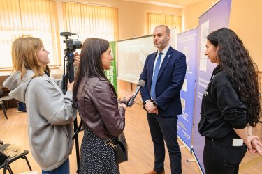 Фото 68 — В переполненном переселенцами Мукачево открыли хаб для их интеграции в общину (ФОТО)