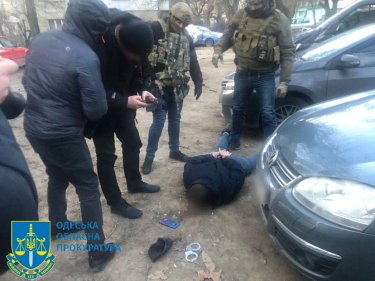 Фото 6 — В Одесі зловили прикордонників, які "вибивали" гроші з людей: попалися на викраденні бізнесмена (ФОТО, ВІДЕО)